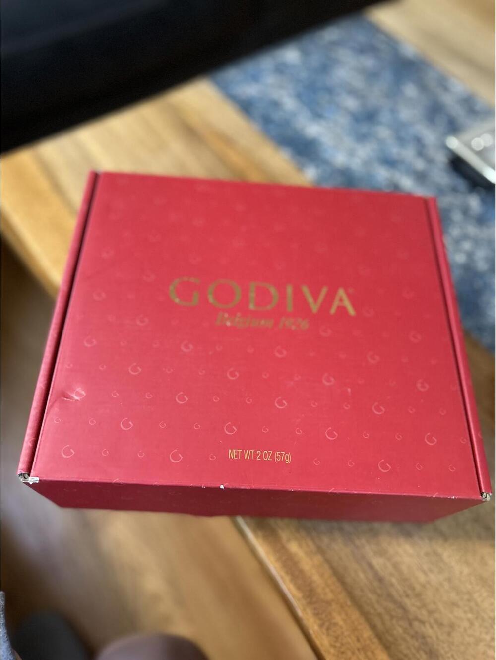 Godiva Coffee Gift Set with French Press and Mugs